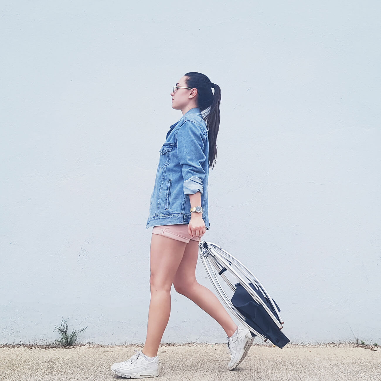 Vaggaro® One set 3u1 grafit postolje sklopljeno i nošeno u ruci - BabyLaura